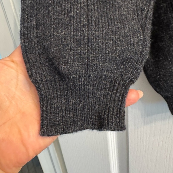 Simons 100% Lambswool  Charcoal Turtleneck Sweater. Ptp 23” lenght 28” - Picture 5 of 7